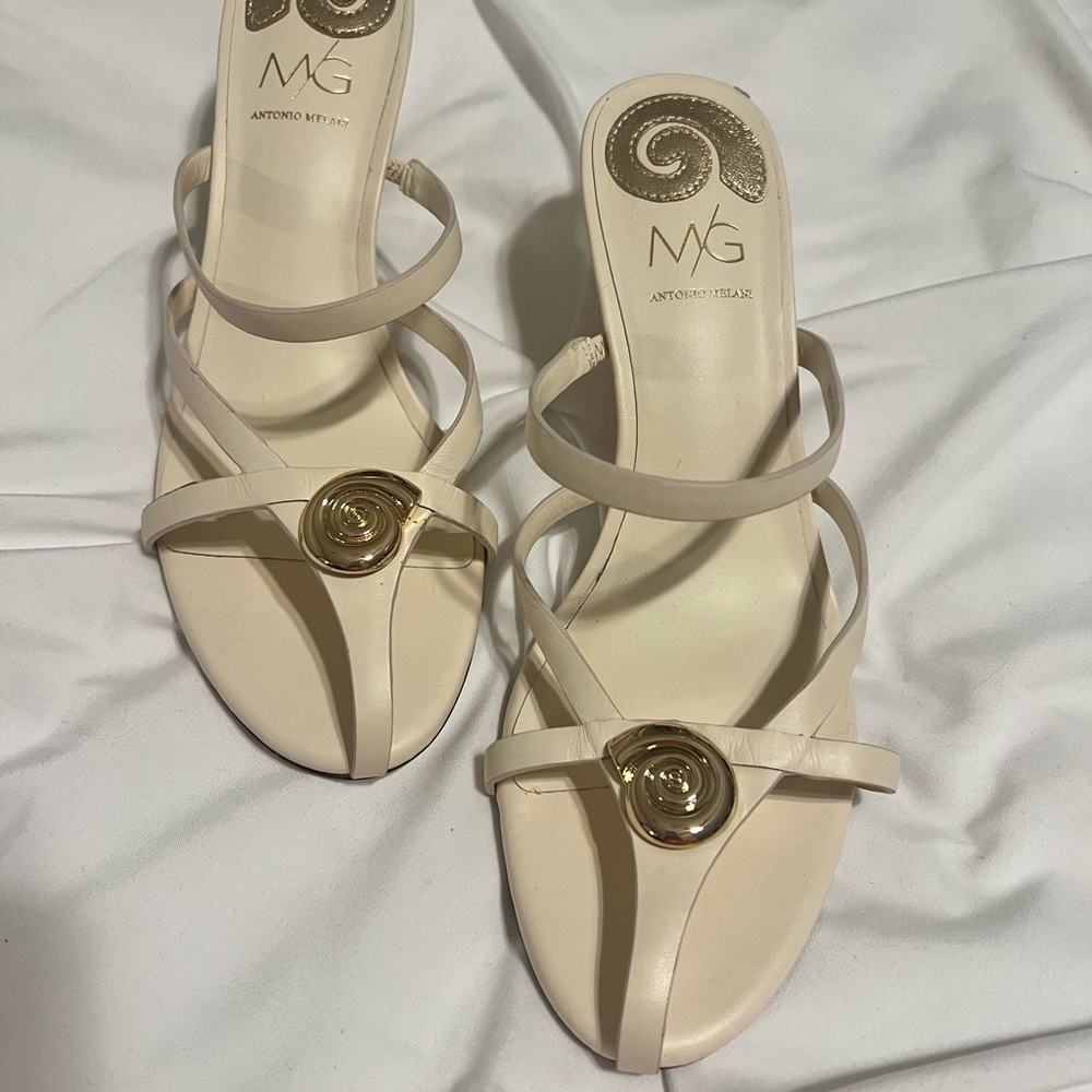 ANTONIO MELANI Cream colored Strappy Sandals with small heel. Never worn.